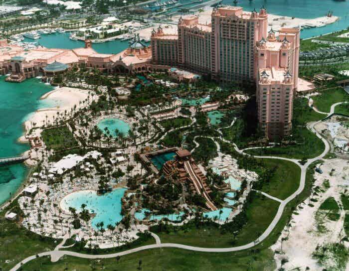 Designing a Wireless Network for Atlantis Resort in the Bahamas